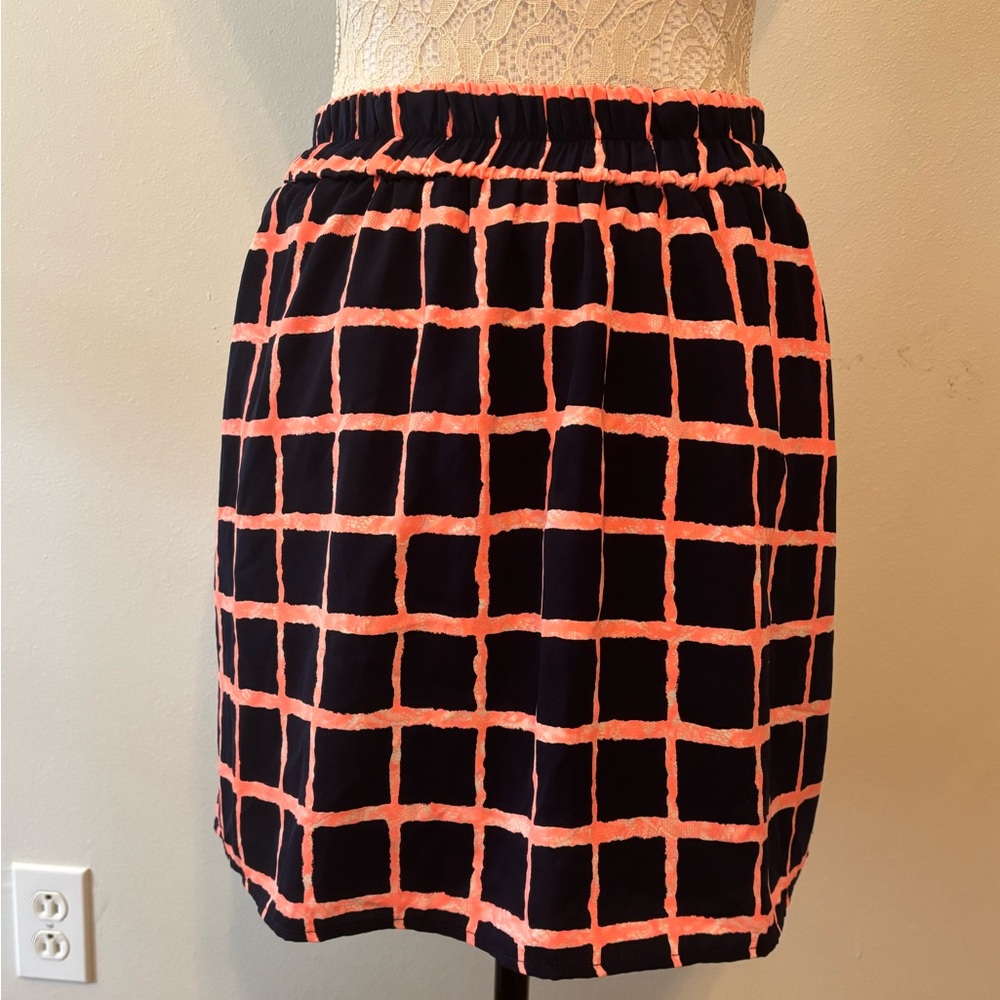Mi a mi Francesca’s Navy and Coral Patterned Skirt - Picture 4 of 12